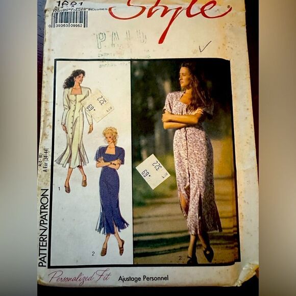 UNCUT Vintage Sewing Patterns Dresses - Picture 1 of 6